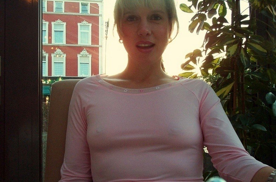 Bettina Webslut #j9RtNFIZ