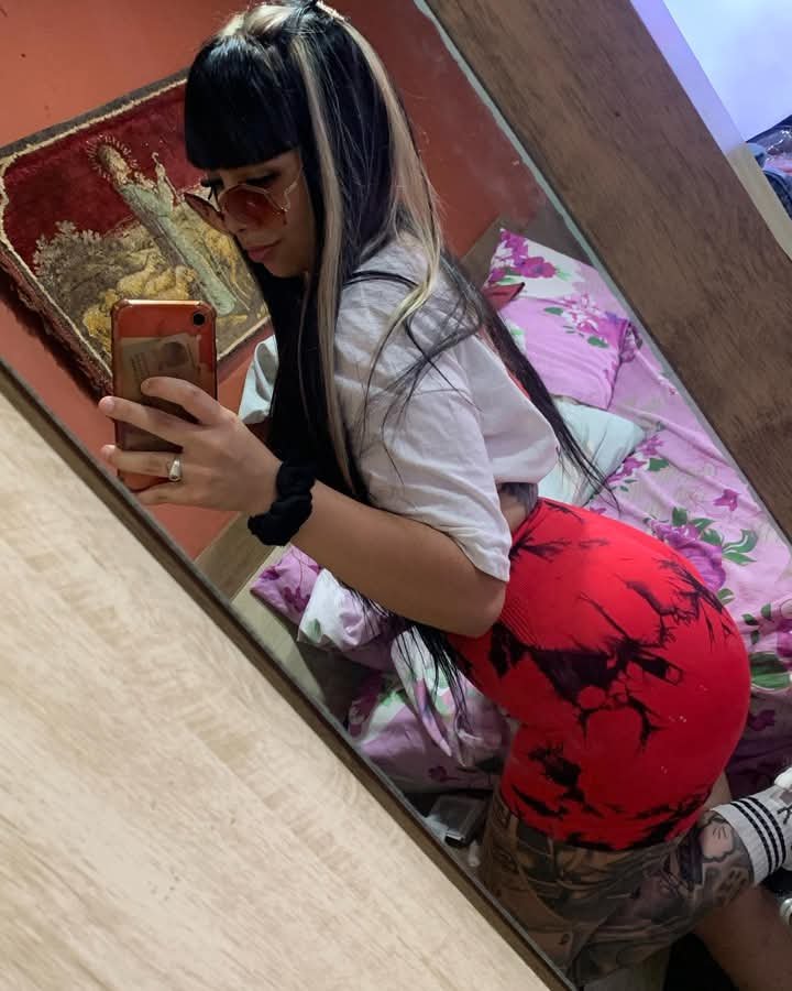 Pajeate con esta mina bien rica culona y tetona la puta #9Ev8I5lA