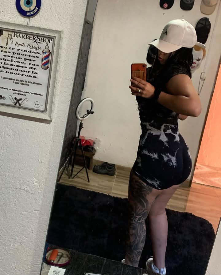 Pajeate con esta mina bien rica culona y tetona la puta #BDycdZxU