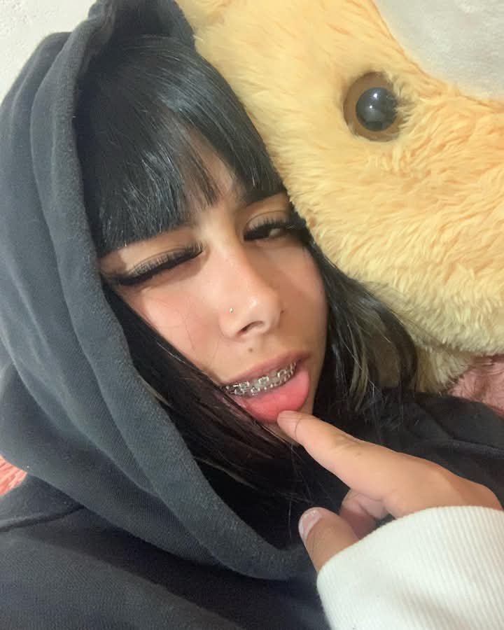 Pajeate con esta mina bien rica culona y tetona la puta #CBpRVJKA