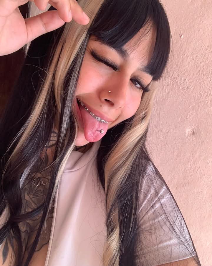 Pajeate con esta mina bien rica culona y tetona la puta #CHrKz5jK