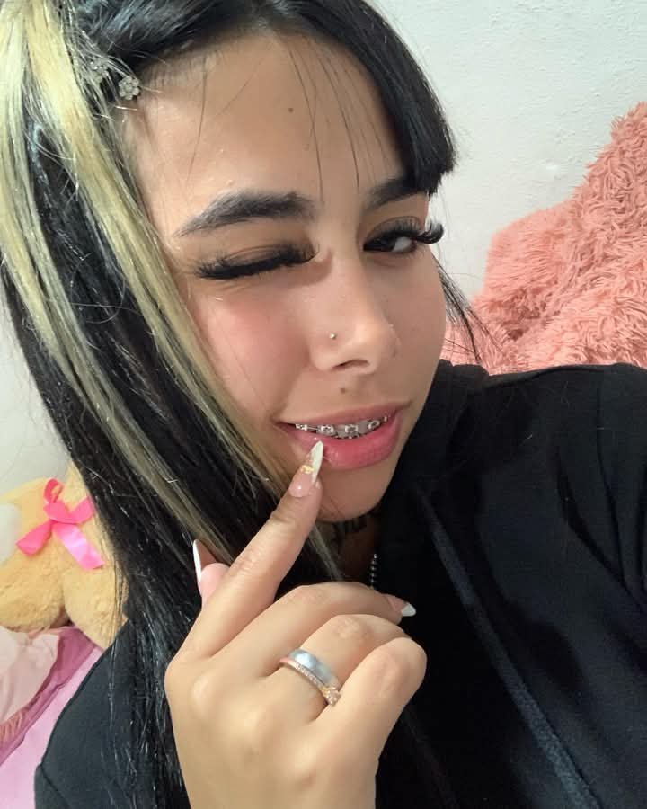Pajeate con esta mina bien rica culona y tetona la puta #P62JLxe5