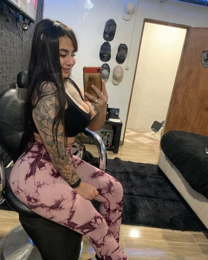 Pajeate con esta mina bien rica culona y tetona la puta #YUiuewsM