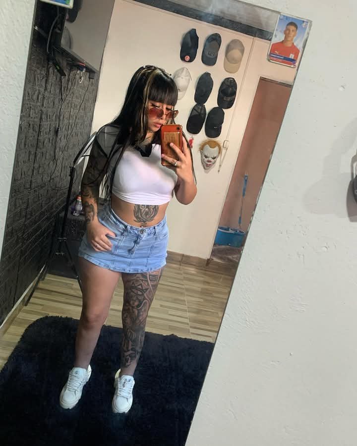 Pajeate con esta mina bien rica culona y tetona la puta #ieK3yOX0
