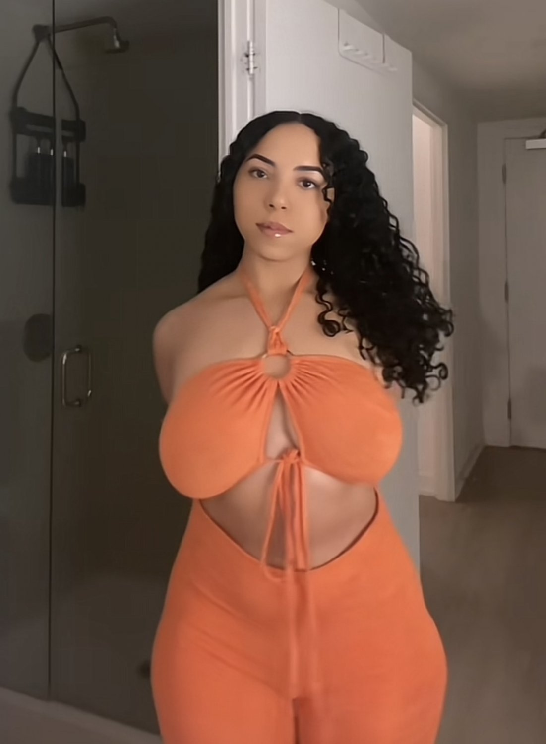 Thick Dominican Baddie pt2 #R5zVOai2
