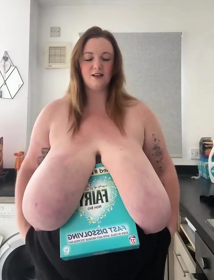 Huge Boob Brit Chloe 40M 🇬🇧 #6IsZtyOP