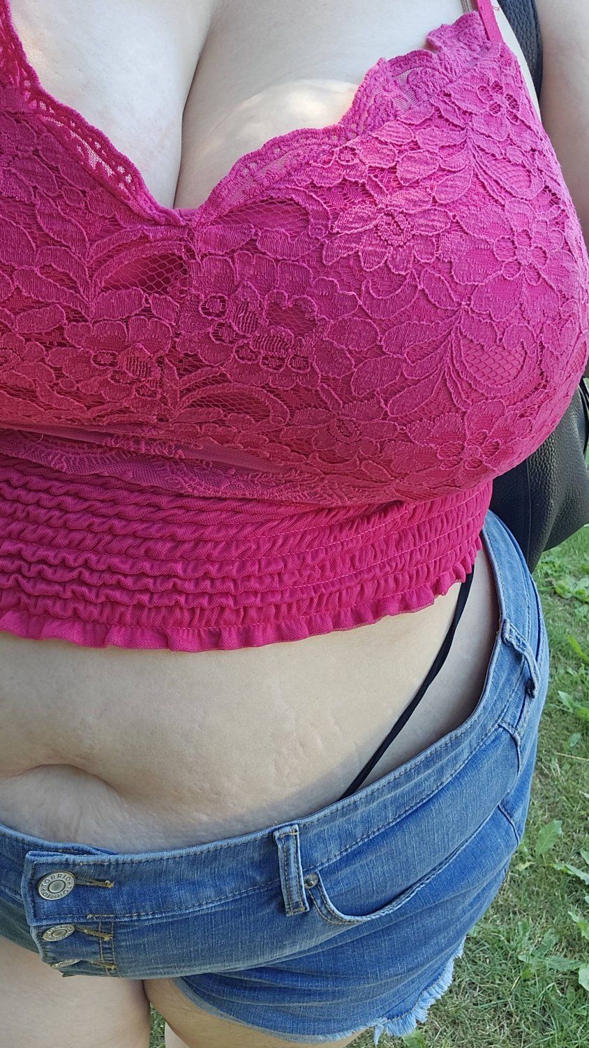 Ugly sister in law cheating and showing me everything #R6v5vvEu